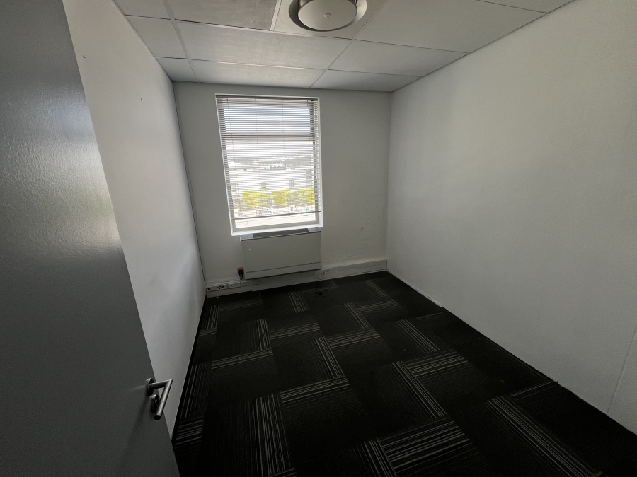 To Let commercial Property for Rent in Bo Oakdale Western Cape